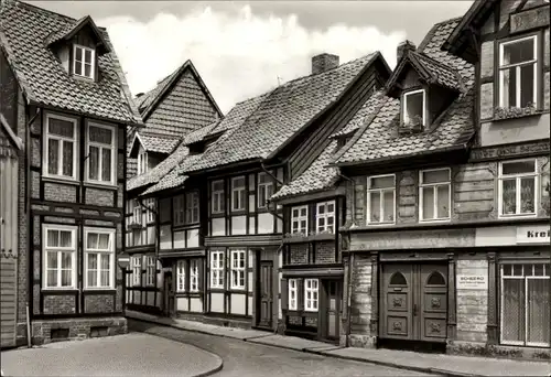 Ak Wernigerode im Harz, Alte Fachwerkbauten mit dem kleinsten Haus