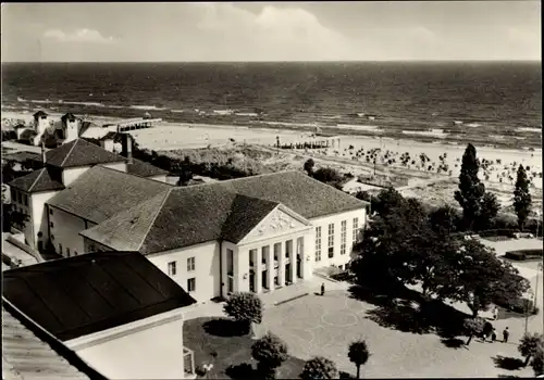 Ak Ostseebad Heringsdorf auf Usedom, Kulturhaus mit Strand, Panorama