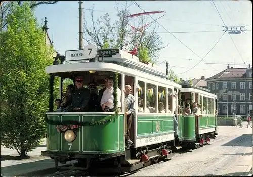 Ak Zwickau in Sachsen, Historischer Straßenbahnzug, Triebwagen 7, Beiwagen 17, Fahrgäste