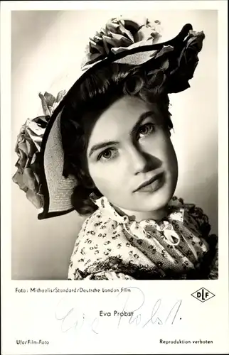 Ak Schauspielerin Eva Probst, Portrait mit Hut, Autogramm