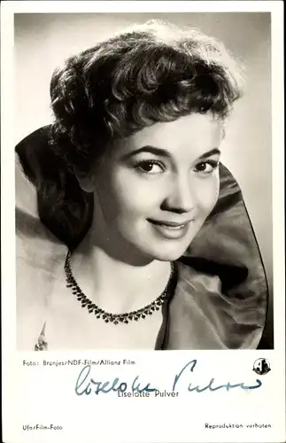 Ak Schauspielerin Liselotte Pulver, Portrait, Autogramm