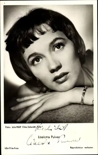 Ak Schauspielerin Liselotte Pulver, Portrait, Autogramm