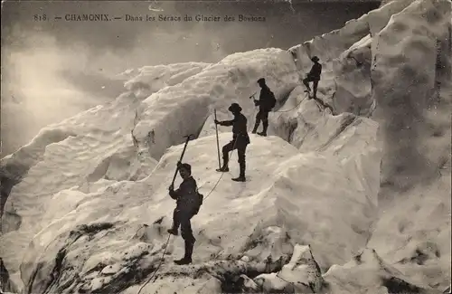 Ak Chamonix Mont Blanc Haute Savoie, Dans les Seracs du Glacier des Bossons