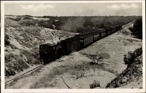 Ak Bergen aan Zee Nordholland Niederlande, Tram door de duinen