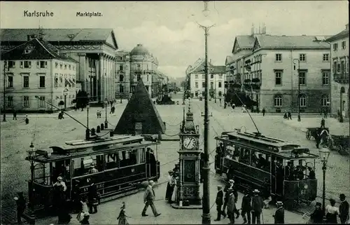 Ak Karlsruhe in Baden, Marktplatz, Straßenbahnen