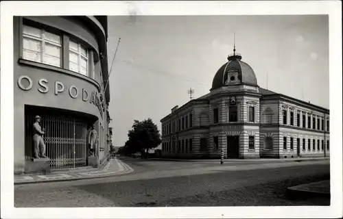 Ak Mnichovo Hradiště Münchengrätz Mittelböhmen, Okresni urad, Straßenpartie