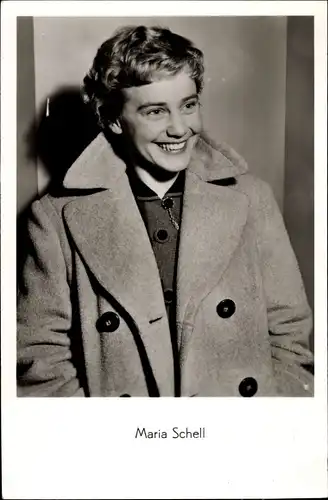 Ak Schauspielerin Maria Schell, Lachend, Portrait, Mantel