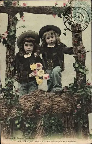 Ak Zwei Jungen in bretonischen Trachten