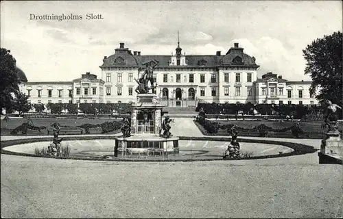 Ak Drottningholm Schweden, Drottningholms Slott, Schloss, Brunnen, Statuen