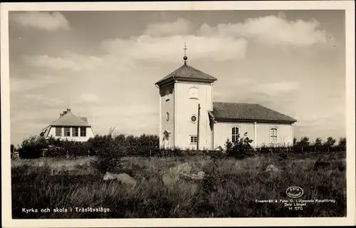 Ak Träslövsläge Schweden, Kyrka och skola