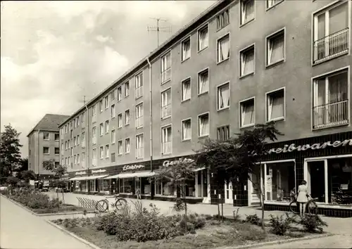 Ak Niesky in der Oberlausitz, Straße der Befreiung, Schreibwarengeschäft, Schaufenster