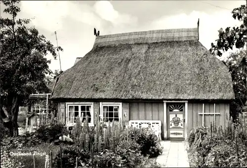 Ak Ostseebad Zingst, Haus mit Reetdach