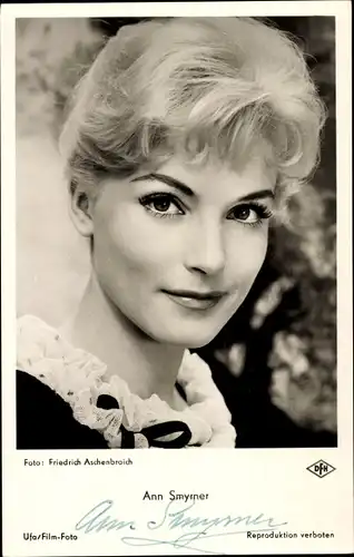 Ak Schauspielerin Ann Smyrner, Portrait, Autogramm