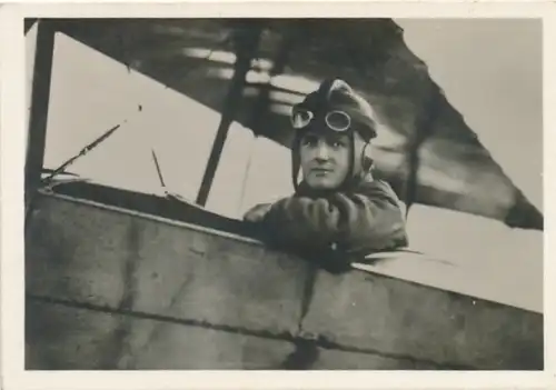Sammelbild Helden der Luft, Serie G Bild 50 Basser erzielt Weltrekord auf Rumpler-Doppeldecker 1914