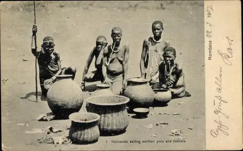 Ak Mombasa Kenia, Kavirando selling earthen pots and baskets