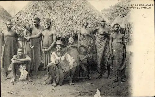 Ak Benin, Chef de Zagnanado avec sa Famille, Afrikanische Familie