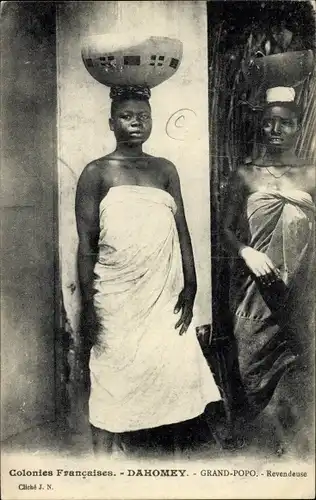 Ak Grand Popo Dahomey Benin, Revendeuse, Afrikanerinnen mit Schüssel auf dem Kopf
