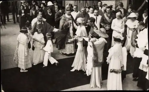 Foto Ak Belgische Königsfamilie, König Leopold III, Astrid von Schweden, Taufe von Prinz Albert 1934