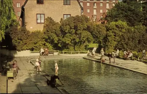 Ak Stockholm Schweden, Björn's Garden, the Pond for the children