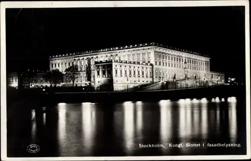 Ak Stockholm Schweden, Kungl. Slottet i fasadbelysning