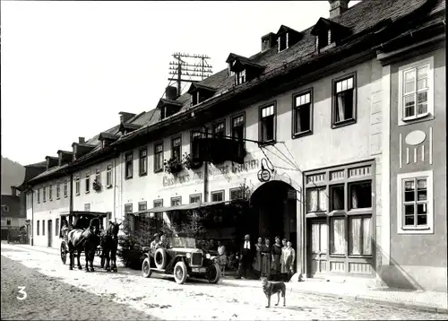 Foto Ak Leutenberg in Thüringen, Gasthaus zum weißen Lamm, Kutsche, Auto, Verkaufsstand