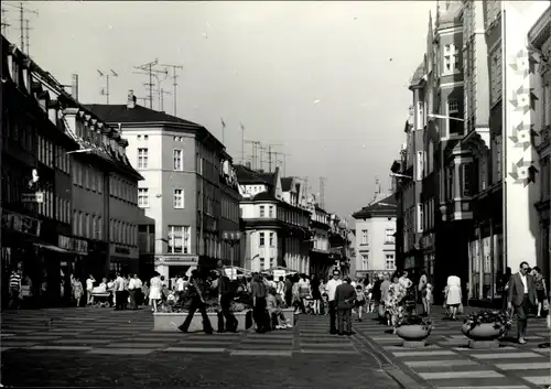 Ak Zeitz im Burgenlandkreis, Straßenansicht, Fußgängerzone