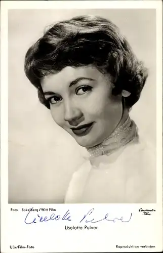 Ak Schauspielerin Liselotte Pulver, Portrait, Autogramm
