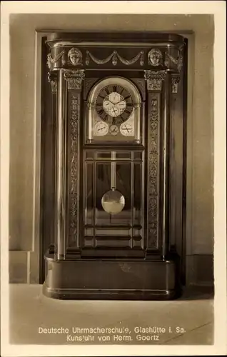 Ak Glashütte in Sachsen, Deutsche Uhrmacherschule, Kunstuhr von Herm. Goertz