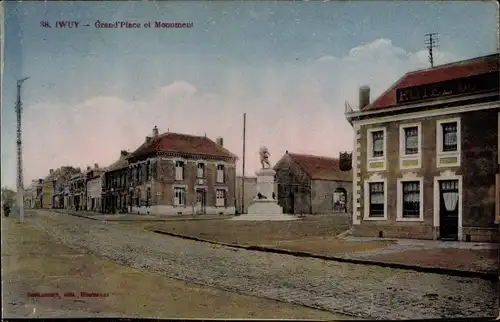 Ak Iwuy Nord, Grand Place et Monument