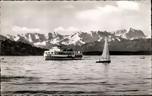 Ak Frühmorgen über den Ammersee mit Motorschiff Utting und Zugspitzmassiv