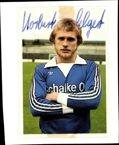 Foto Norbert Elgert, Fußballer, Portrait, Autogramm, Schalke 04