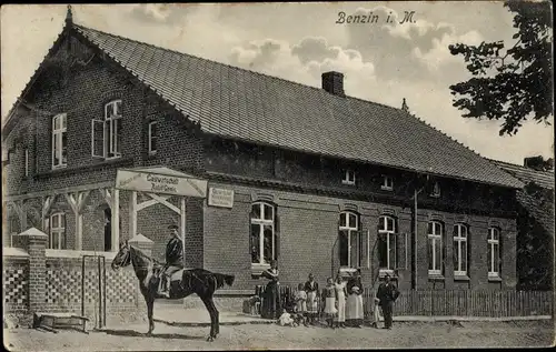 Ak Benzin Kritzow Mecklenburg, Gastwirtschaft, Reiter