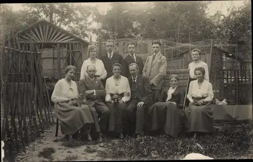 Foto Ak Döbeln in Sachsen, Silberhochzeit 1923, Gruppenaufnahme