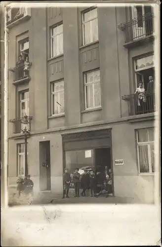 Foto Ak Köln am Rhein, Kinder vor einem Geschäft, Maggi Schild