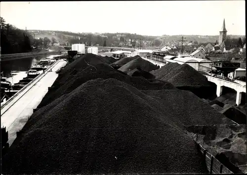 Foto Ak Mannheim in Baden, Kiesberge am Flussufer