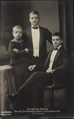 Ak Kronprinz Georg von Sachsen, Prinz Friedrich Christian, Prinz Ernst Heinrich, Portrait