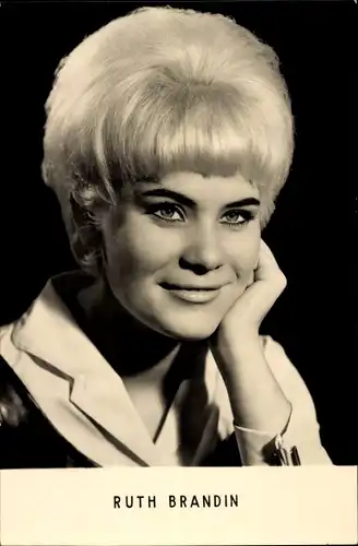 Ak Sängerin Ruth Brandin, Portrait