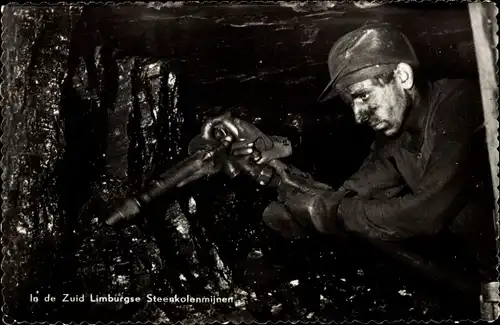 Ak Limburg, In de Zuid Limburge Steenkolenmijnen, Bergmann in einer Steinkohlemine
