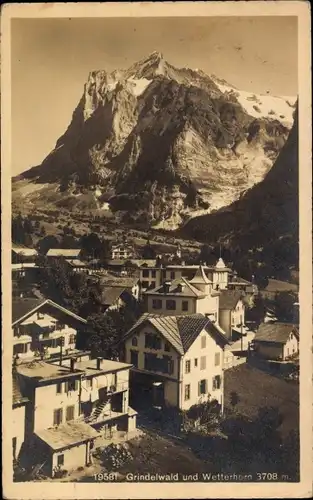 Ak Grindelwald Kanton Bern, Stadtansicht mit Wetterhorn