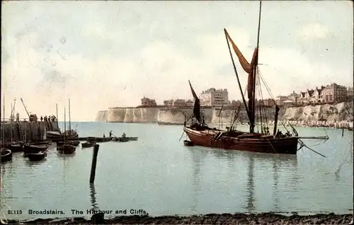 Ak Broadstairs Kent England, The Harbour and Cliffs