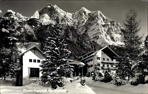 Ak Ehrwald in Tirol, Tiroler Zugspitzbahn, Talhotel, Winter
