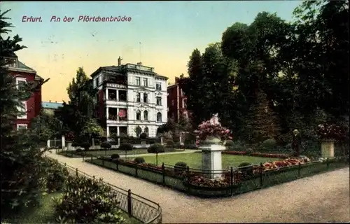 Ak Erfurt in Thüringen, an der Pförtchenbrücke, Gartenanlage