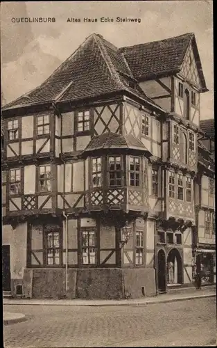 Ak Quedlinburg im Harz, Altes Haus Ecke Steinweg