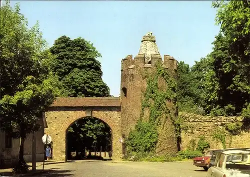 Ak Beeskow in der Mark, Stadtmauer mit Pulverturm