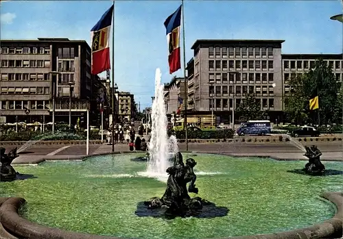 Ak Mannheim in Baden, Springbrunnen, Fahnen