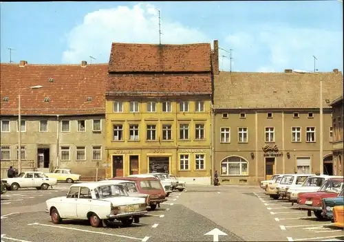Ak Bad Belzig in der Mark, Markt, Autos