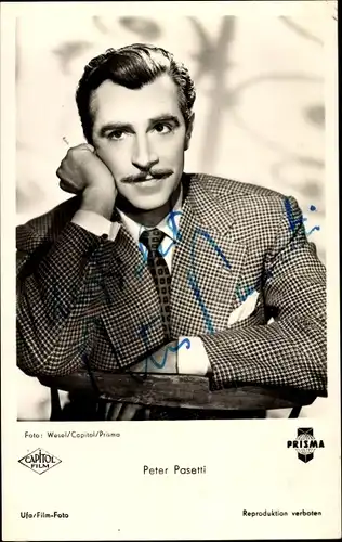 Ak Schauspieler Peter Pasetti, Portrait mit Zigarette, Film Ein Mädchen mit Zukunft, Autogramm