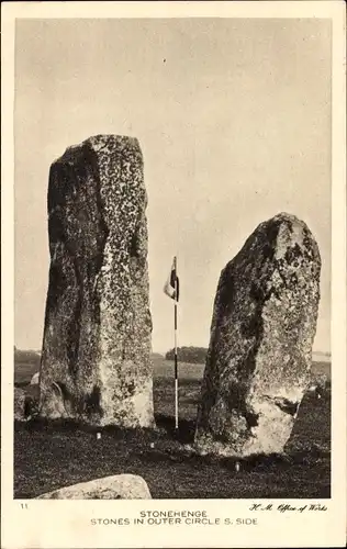 Ak Amesbury Wiltshire England, Stonehenge, Stones in outer Circle s. Side