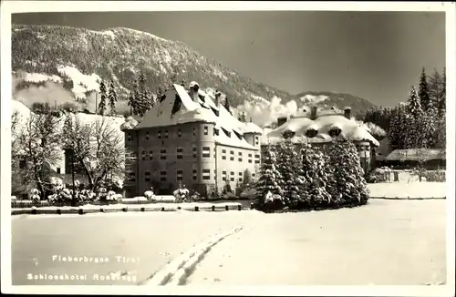 Ak Fieberbrunn in Tirol, Schlosshotel Rosenegg, Winteransicht