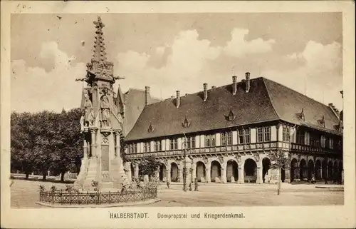 Ak Halberstadt Sachsen Anhalt, Dompropstei und Kriegerdenkmal